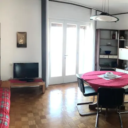 2 Hébergement de vacances *